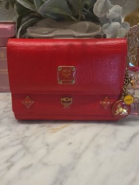 EUC Customized MCM Red Leather Compact Trifold Wallet with Gold Logo Charm ❤️🩷❤